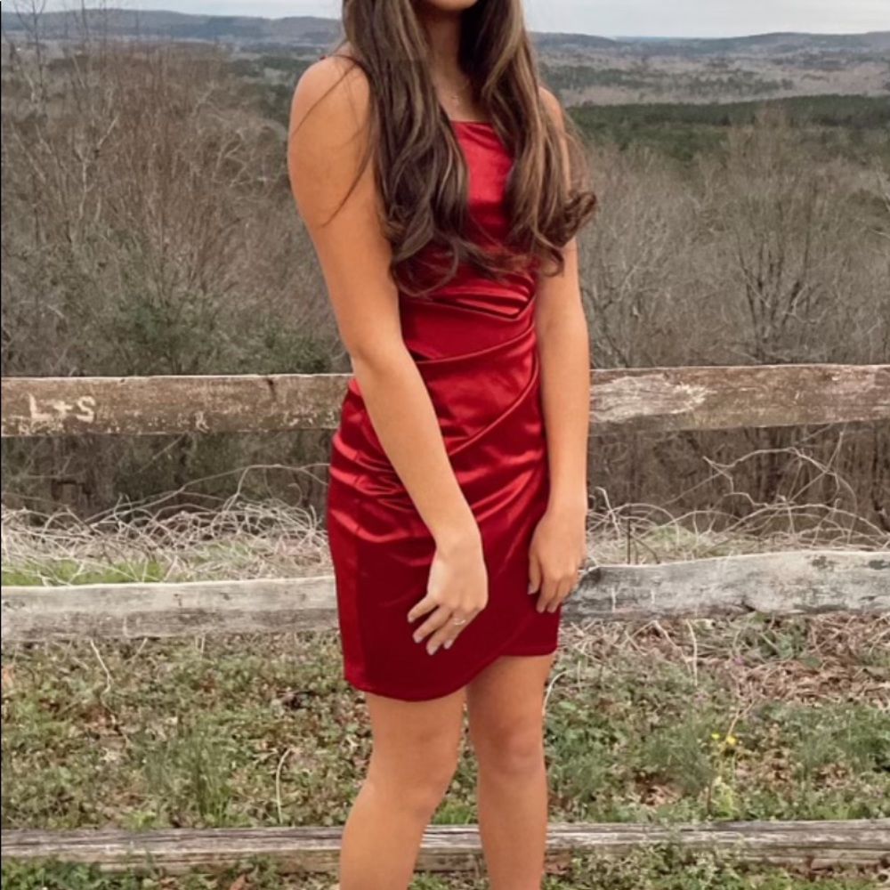 XS spaghetti strap dress. Worn once to homecoming.